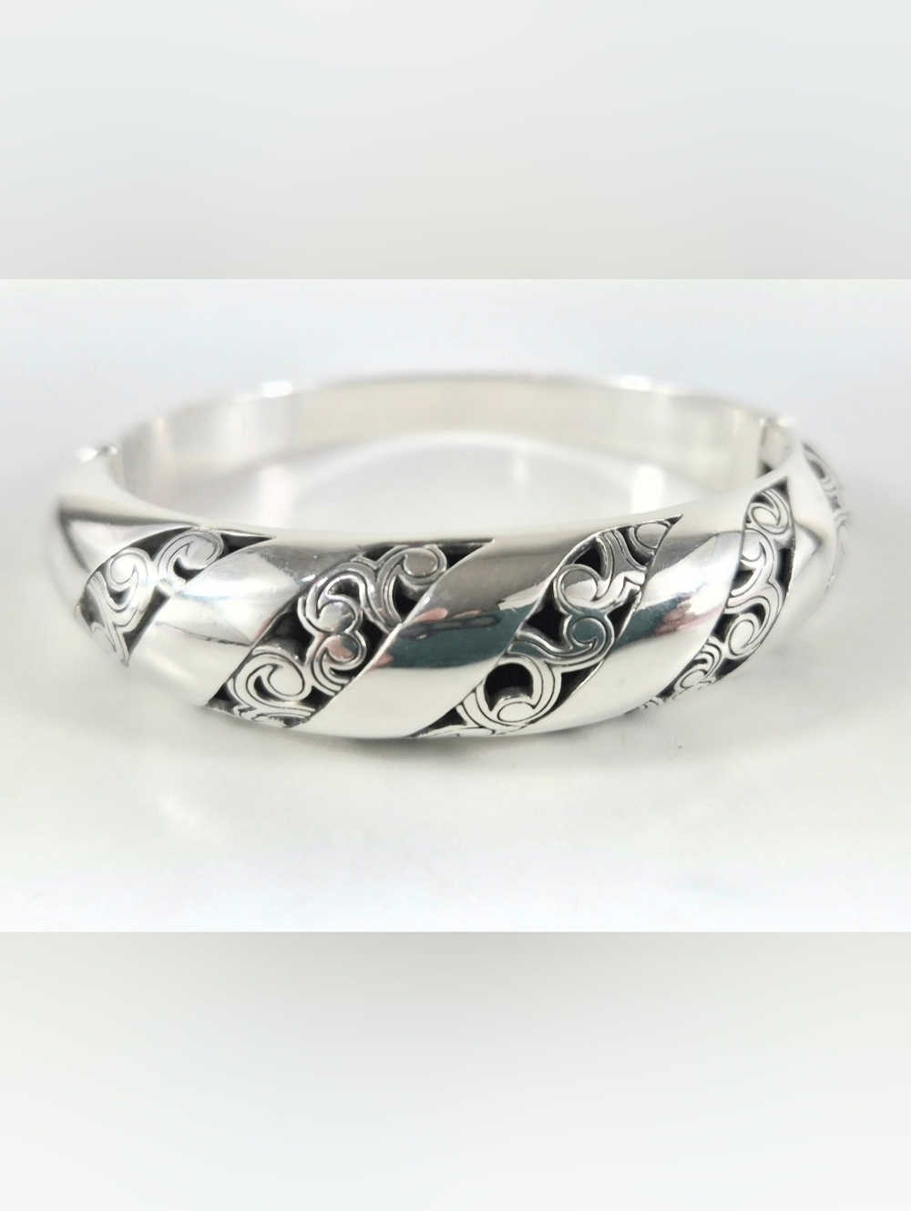Brighton Kismet Hinged Bangle Bracelet - Picture 3 of 8